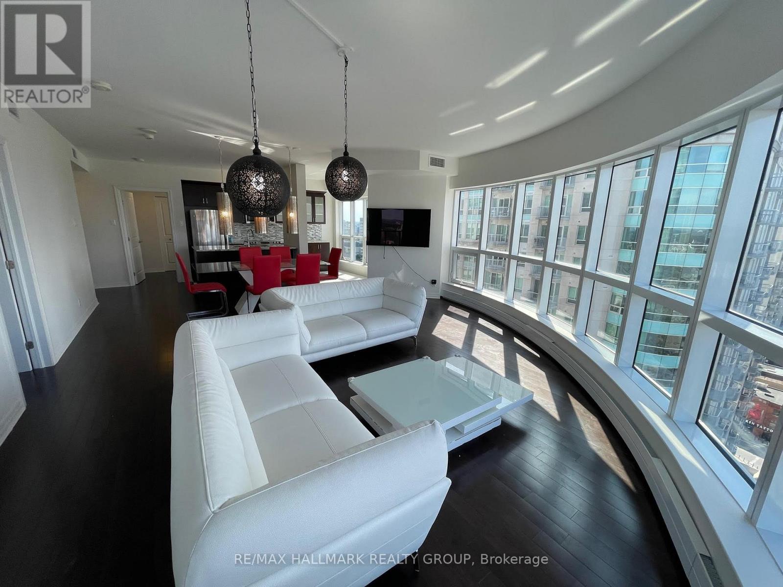2201 - 242 Rideau Street