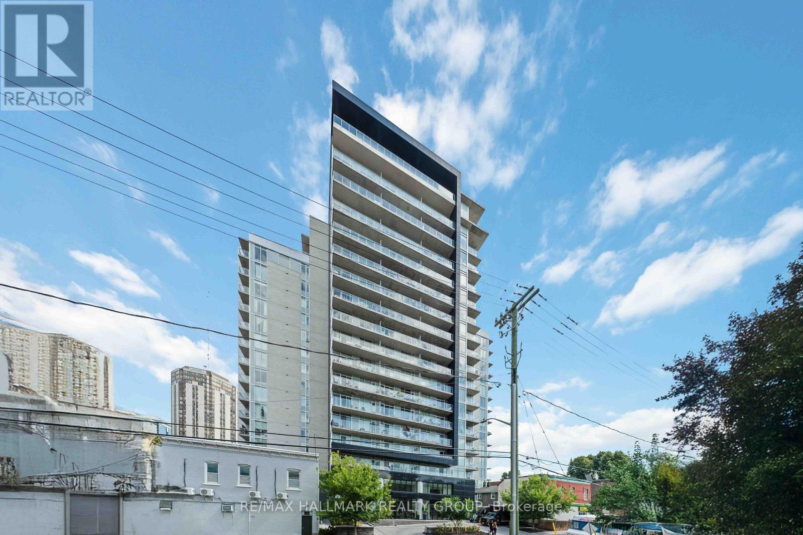 1209 - 255 Bay Street