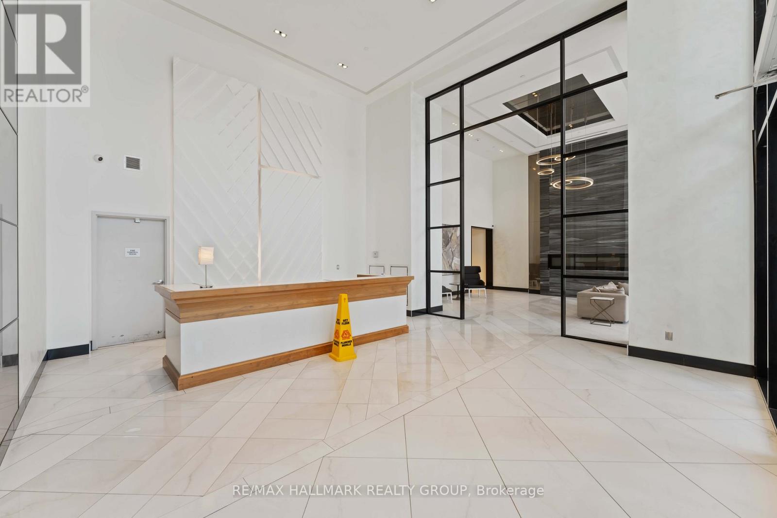 1209 - 255 Bay Street