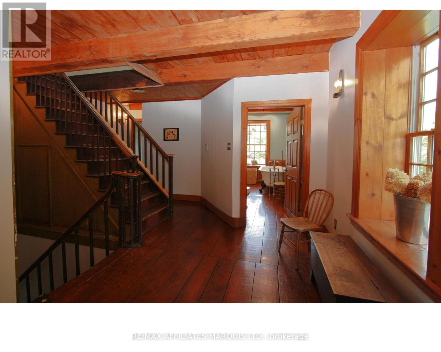 21831 Concession 2 Concession