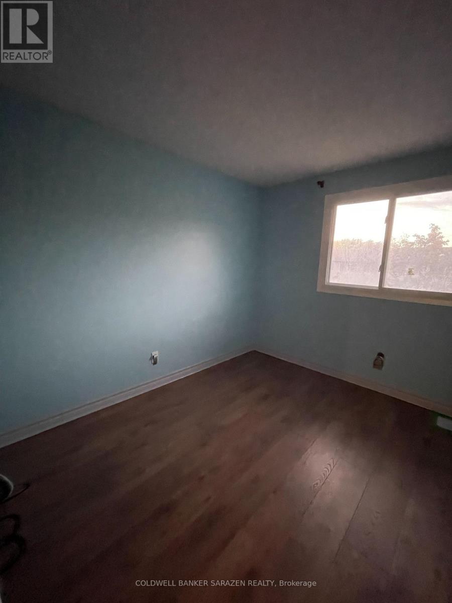 10 - 4868 Hendon Way