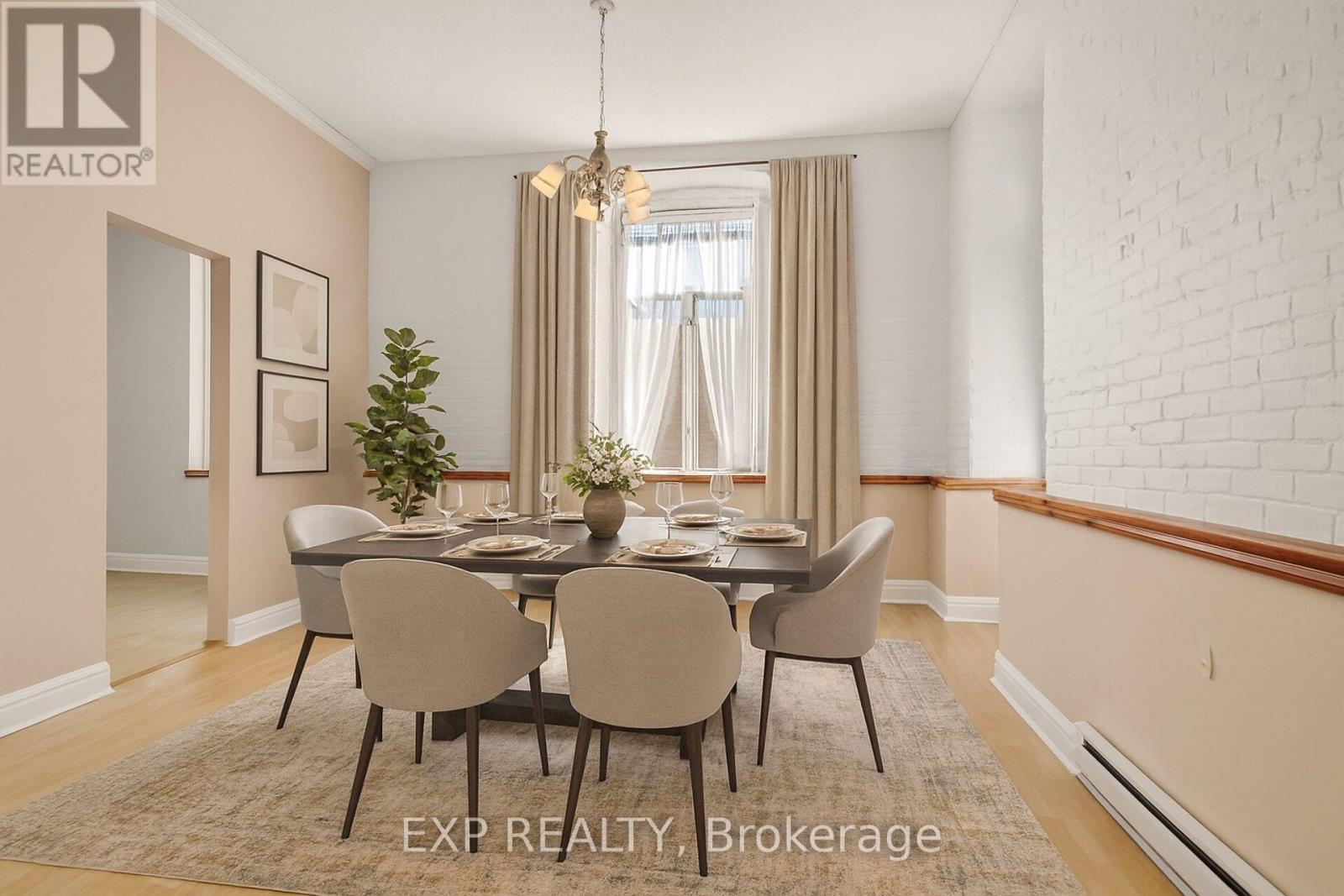 302 - 1 Rosamond Street E