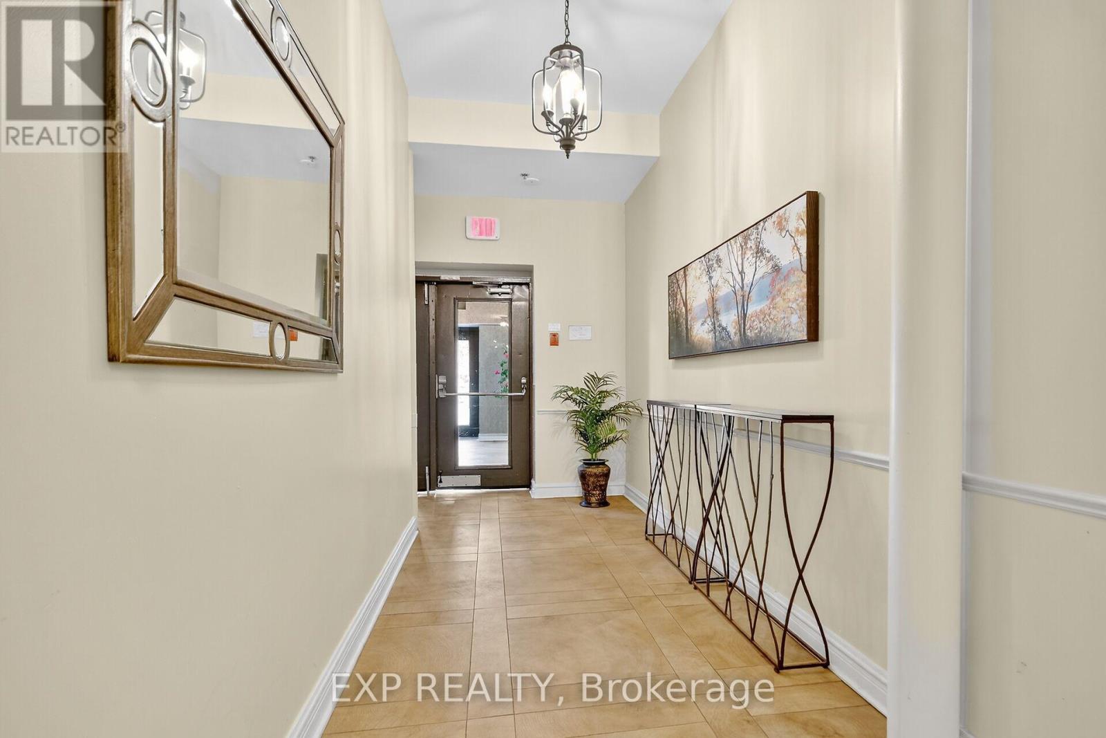 302 - 1 Rosamond Street E