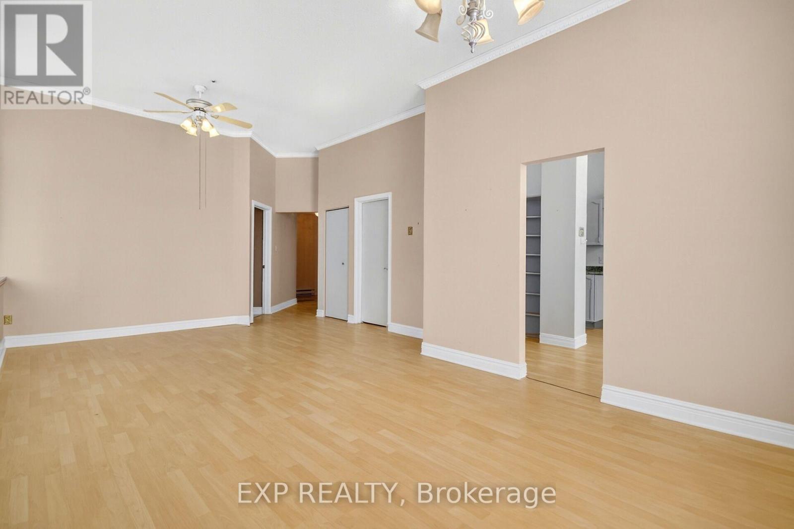 302 - 1 Rosamond Street E