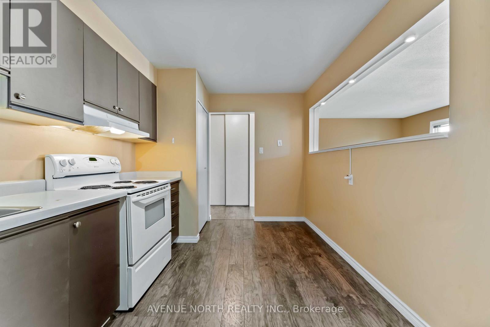 200 - 214 Viewmount Drive