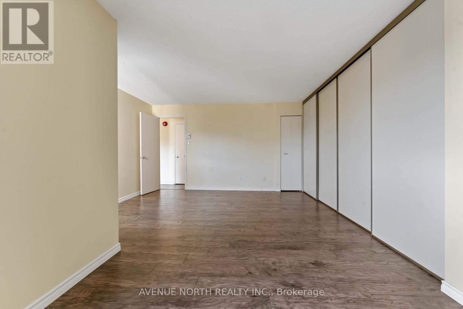 200 - 214 Viewmount Drive