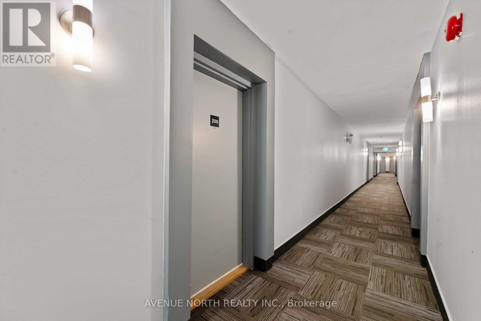 200 - 214 Viewmount Drive