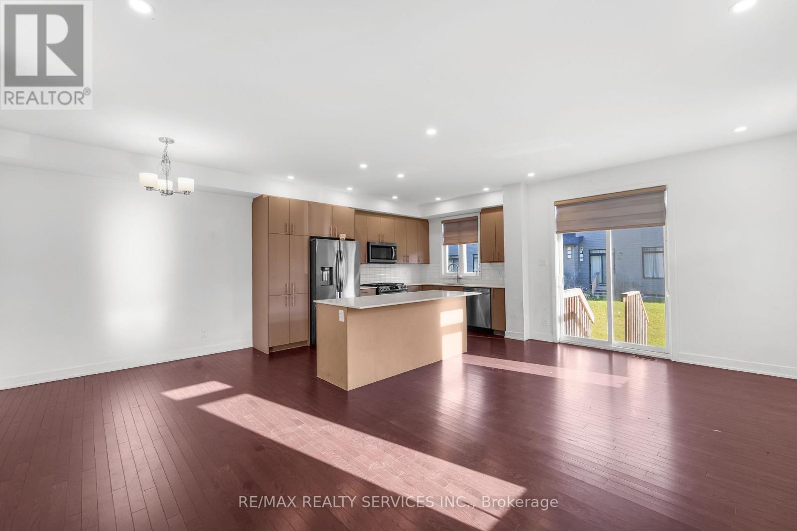 51 Moosonee Crescent