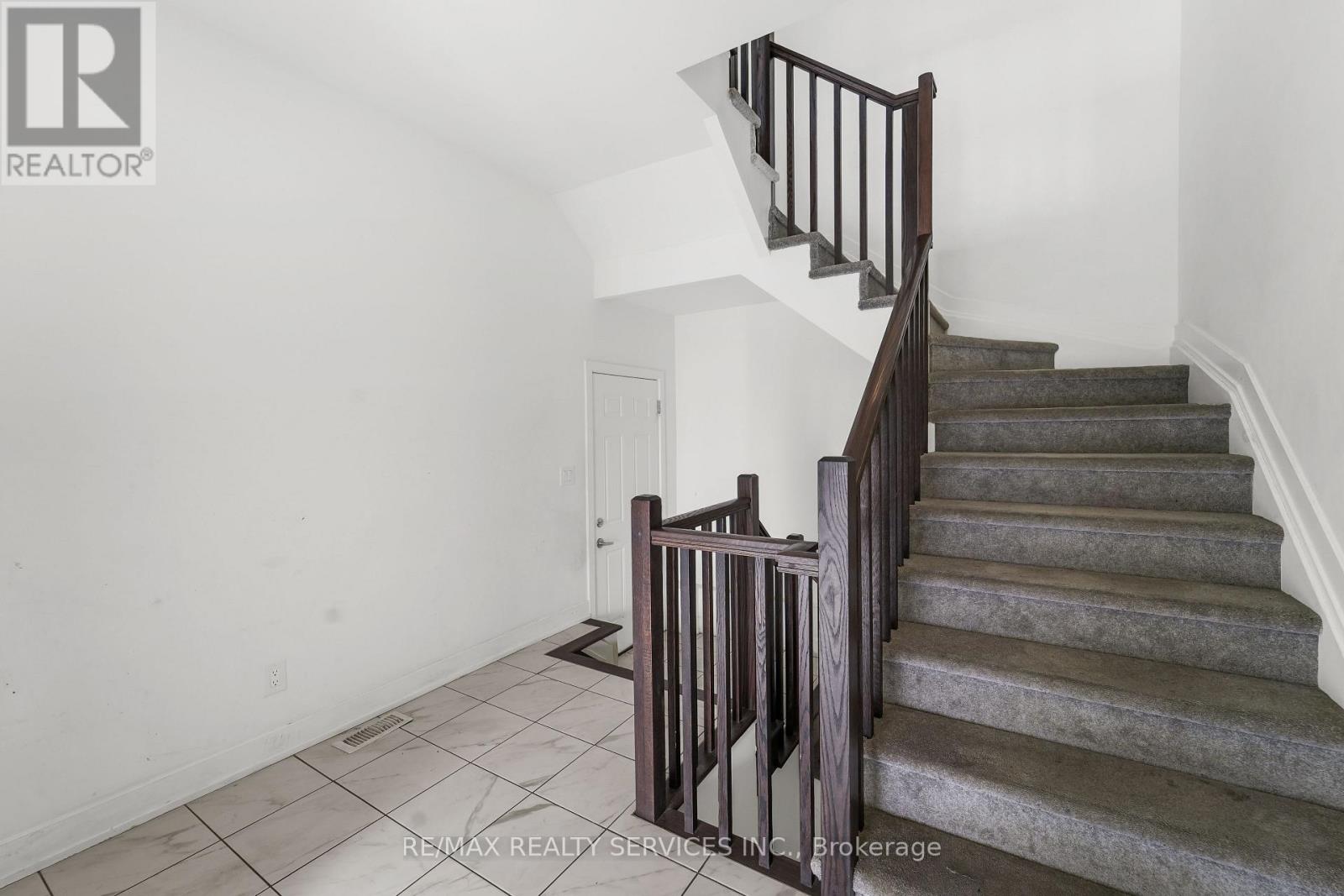 51 Moosonee Crescent