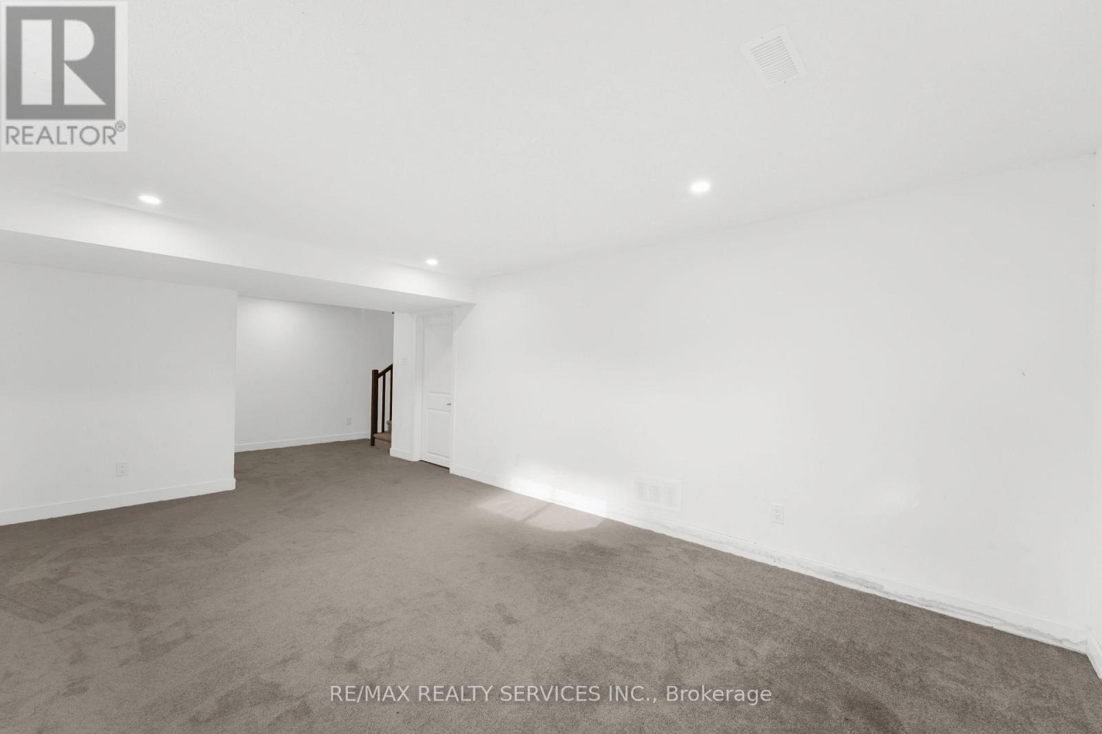 51 Moosonee Crescent