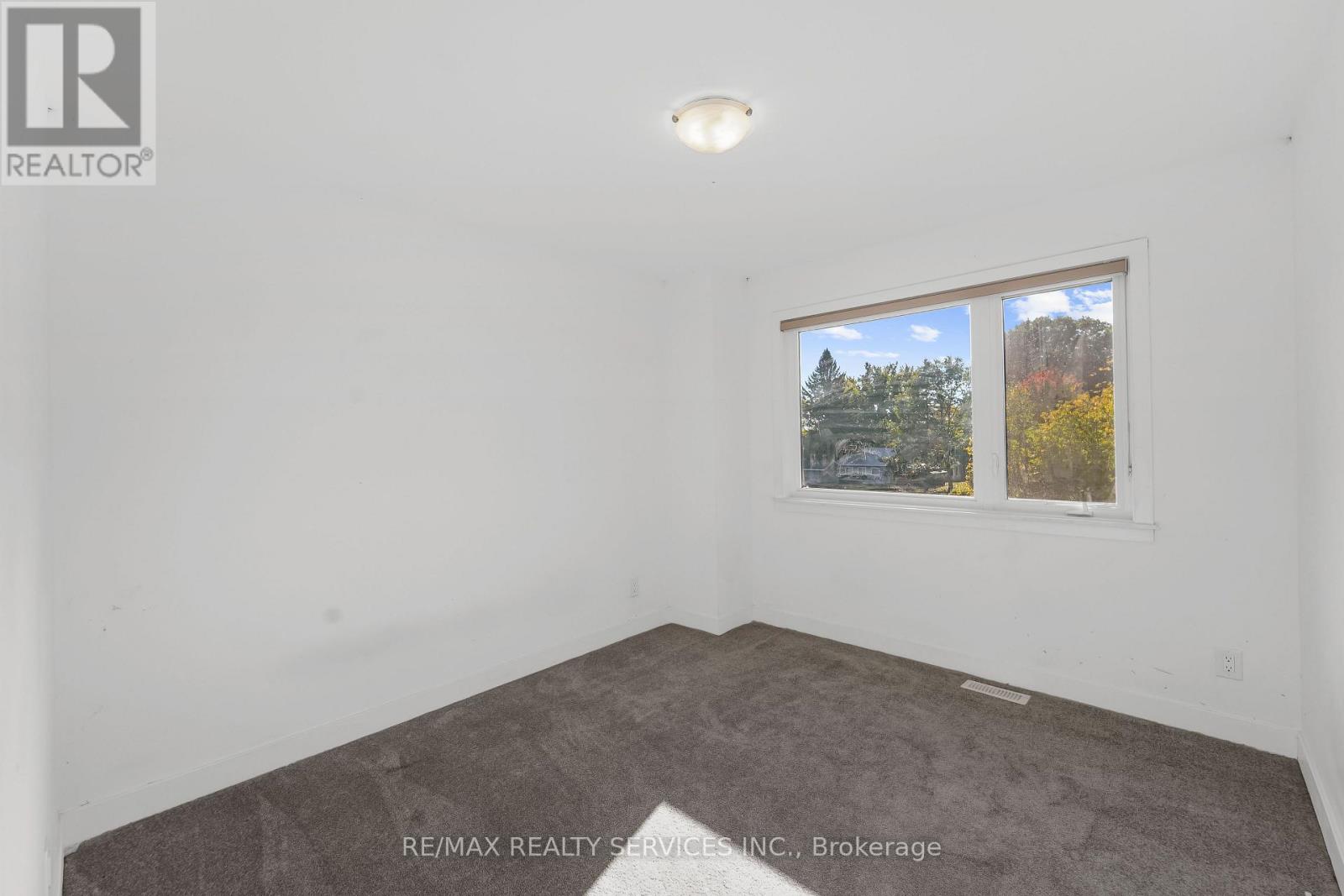 51 Moosonee Crescent