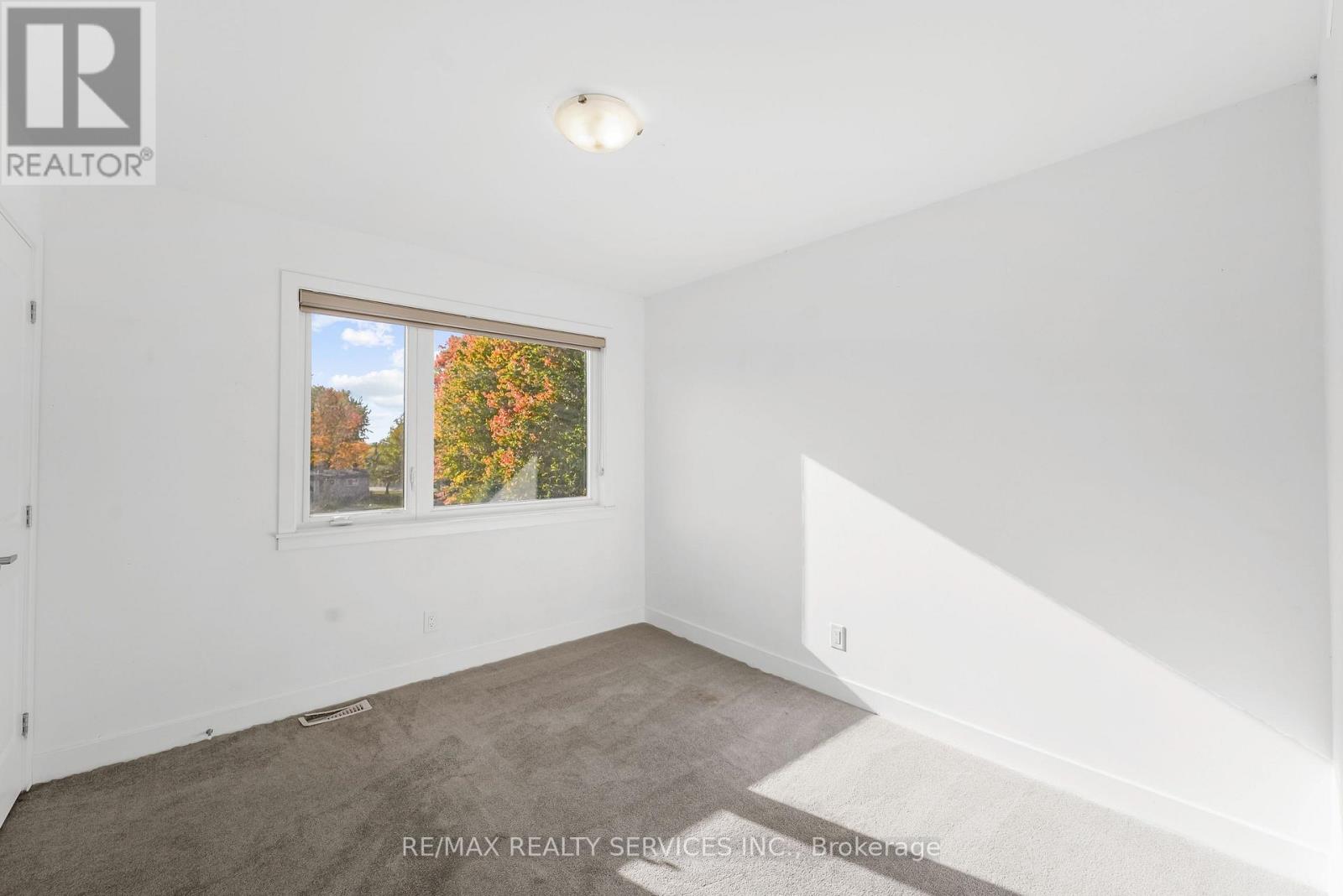 51 Moosonee Crescent