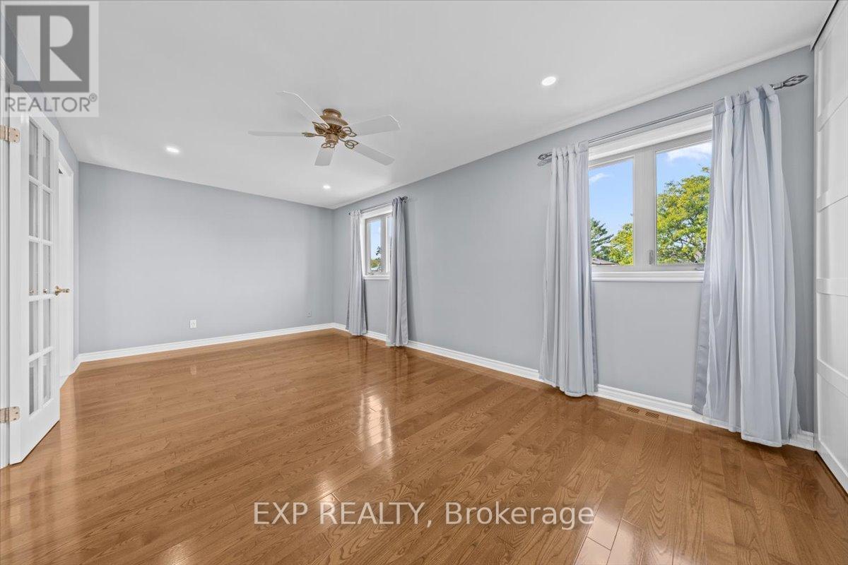 1871 Markwell Crescent