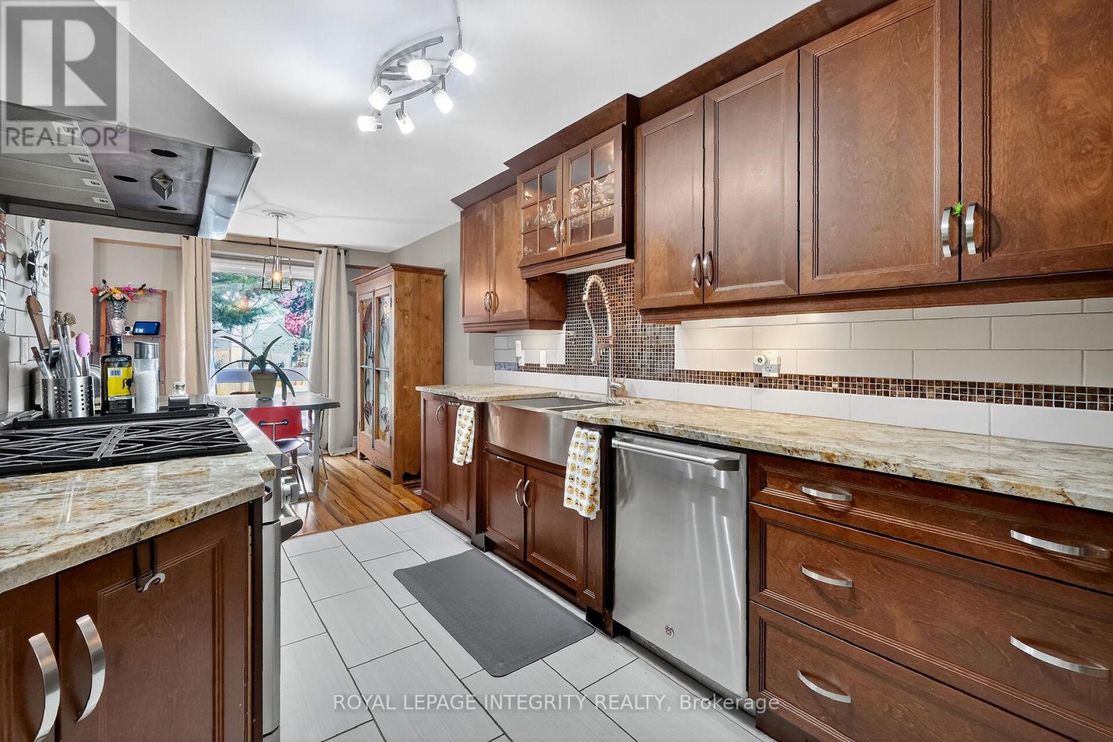 40 Shadetree Crescent