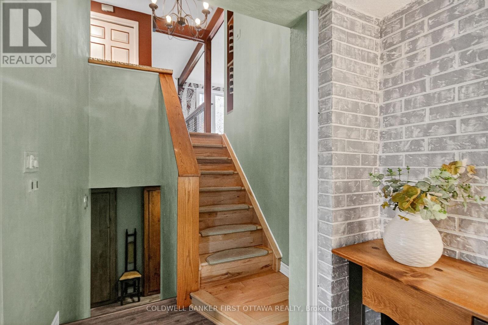 183 Foster Road