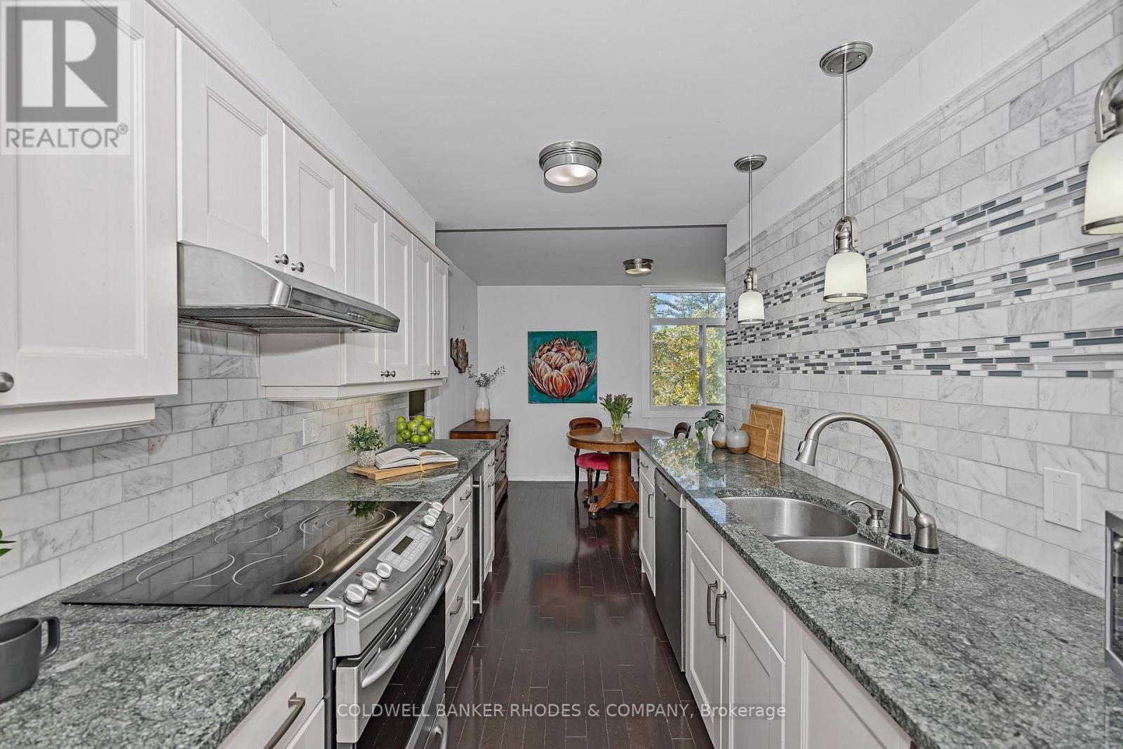 402 - 60 Mcleod Street