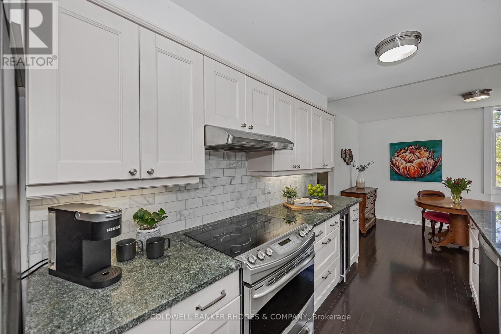 402 - 60 Mcleod Street