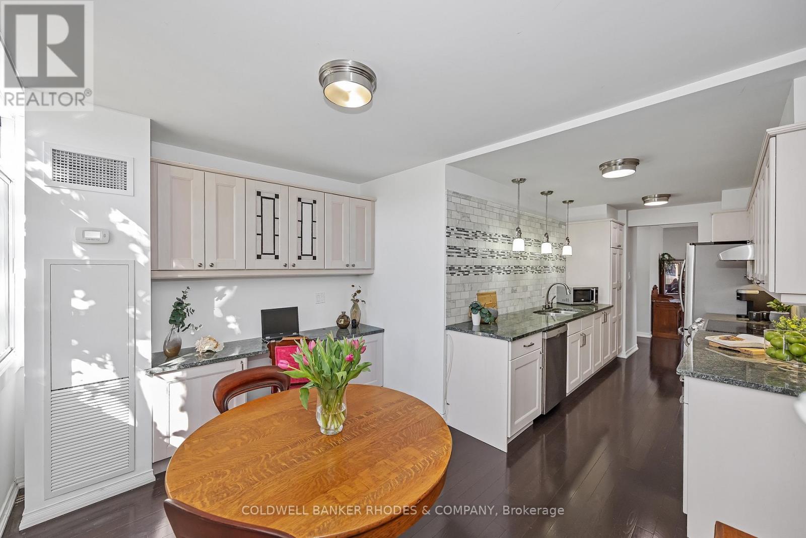 402 - 60 Mcleod Street