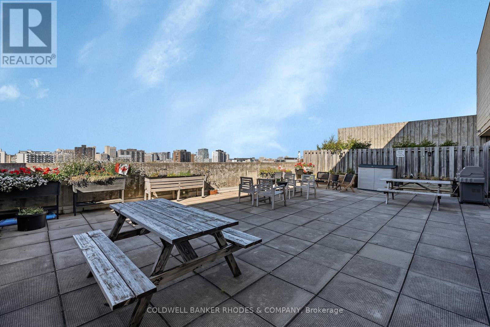 402 - 60 Mcleod Street