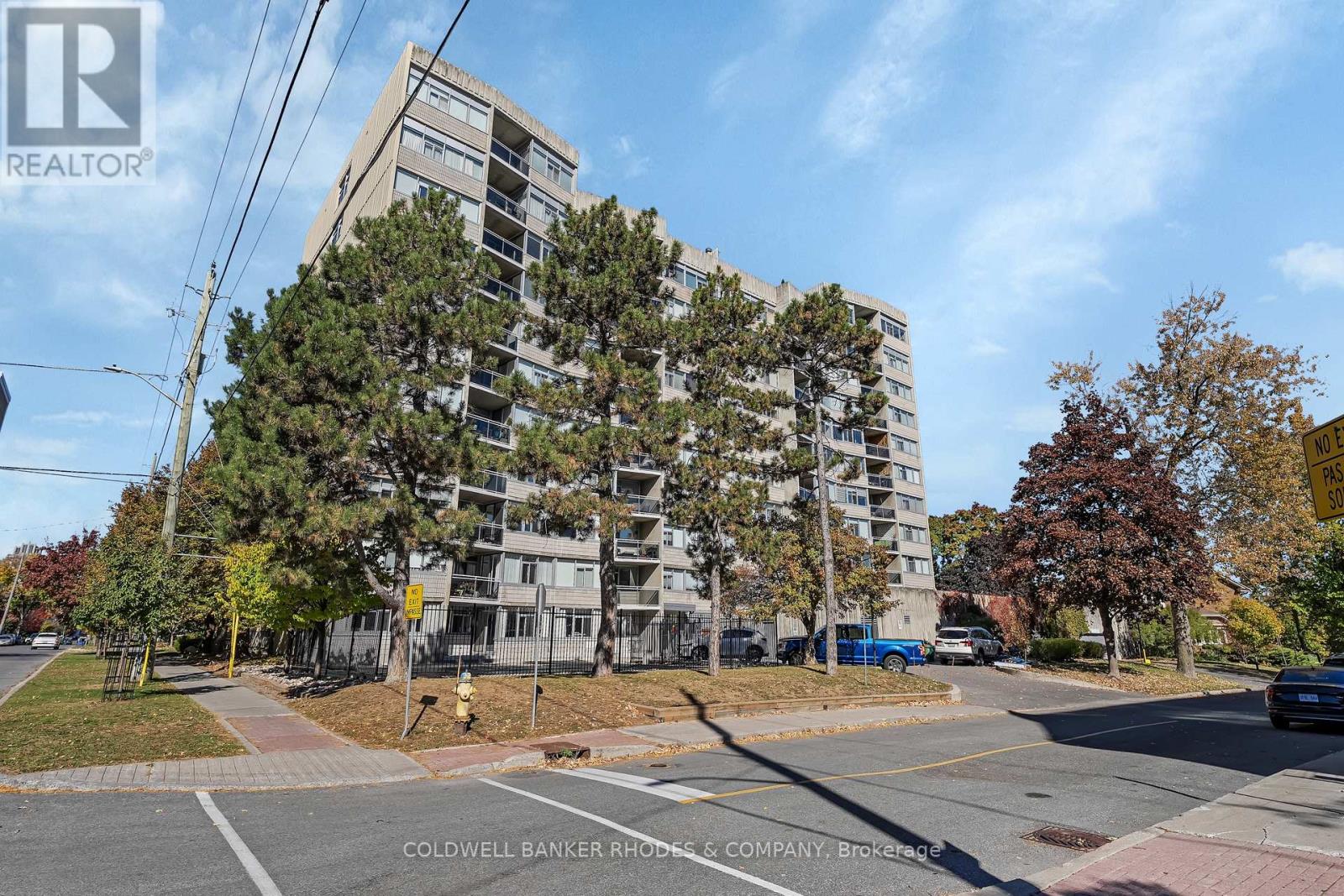 402 - 60 Mcleod Street