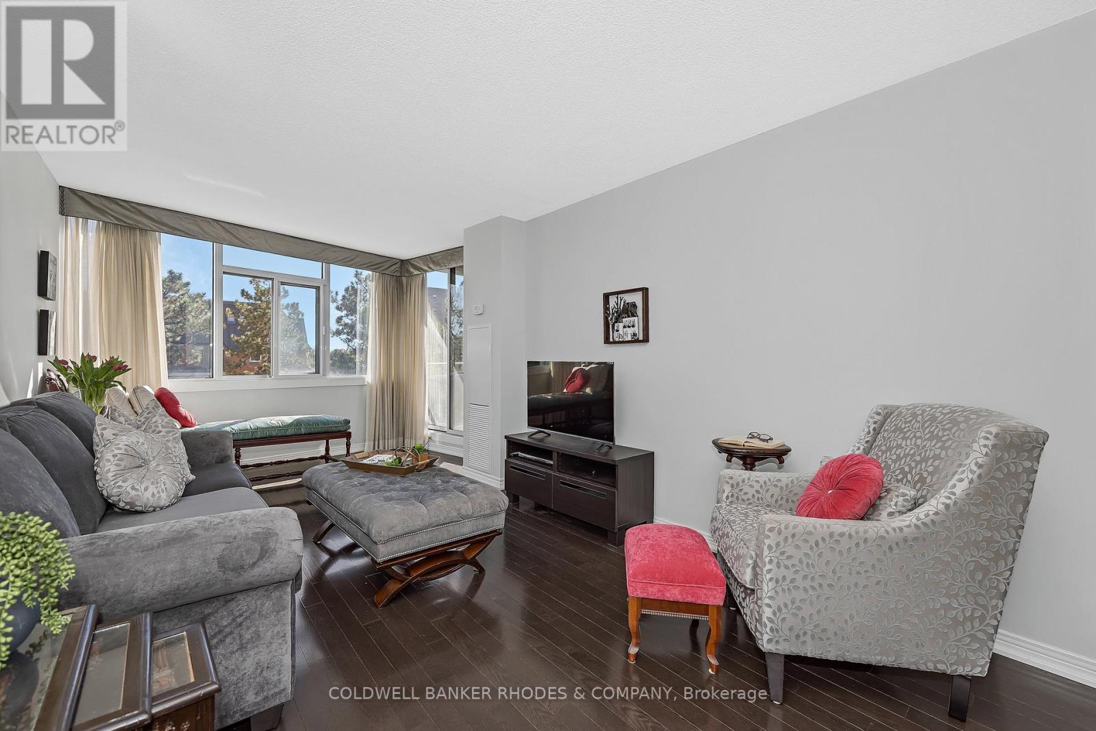 402 - 60 Mcleod Street