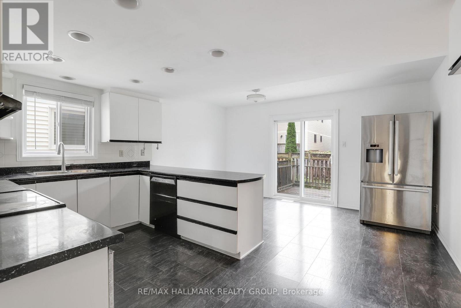 6 Robina Avenue