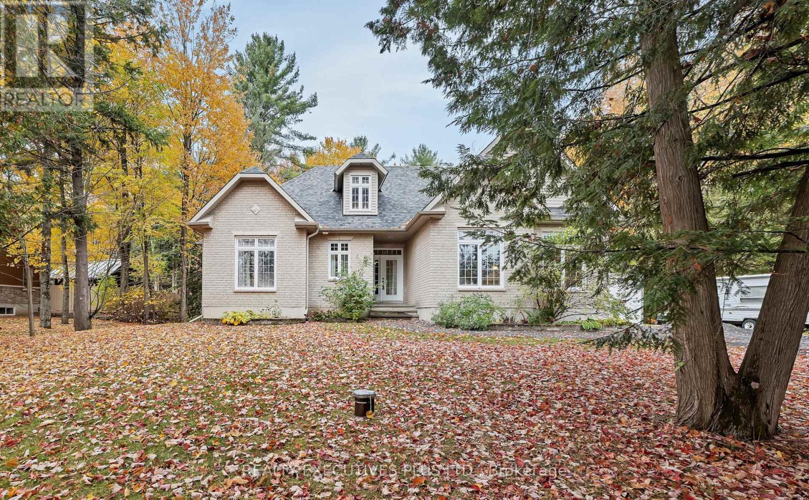 2660 Dubois Street