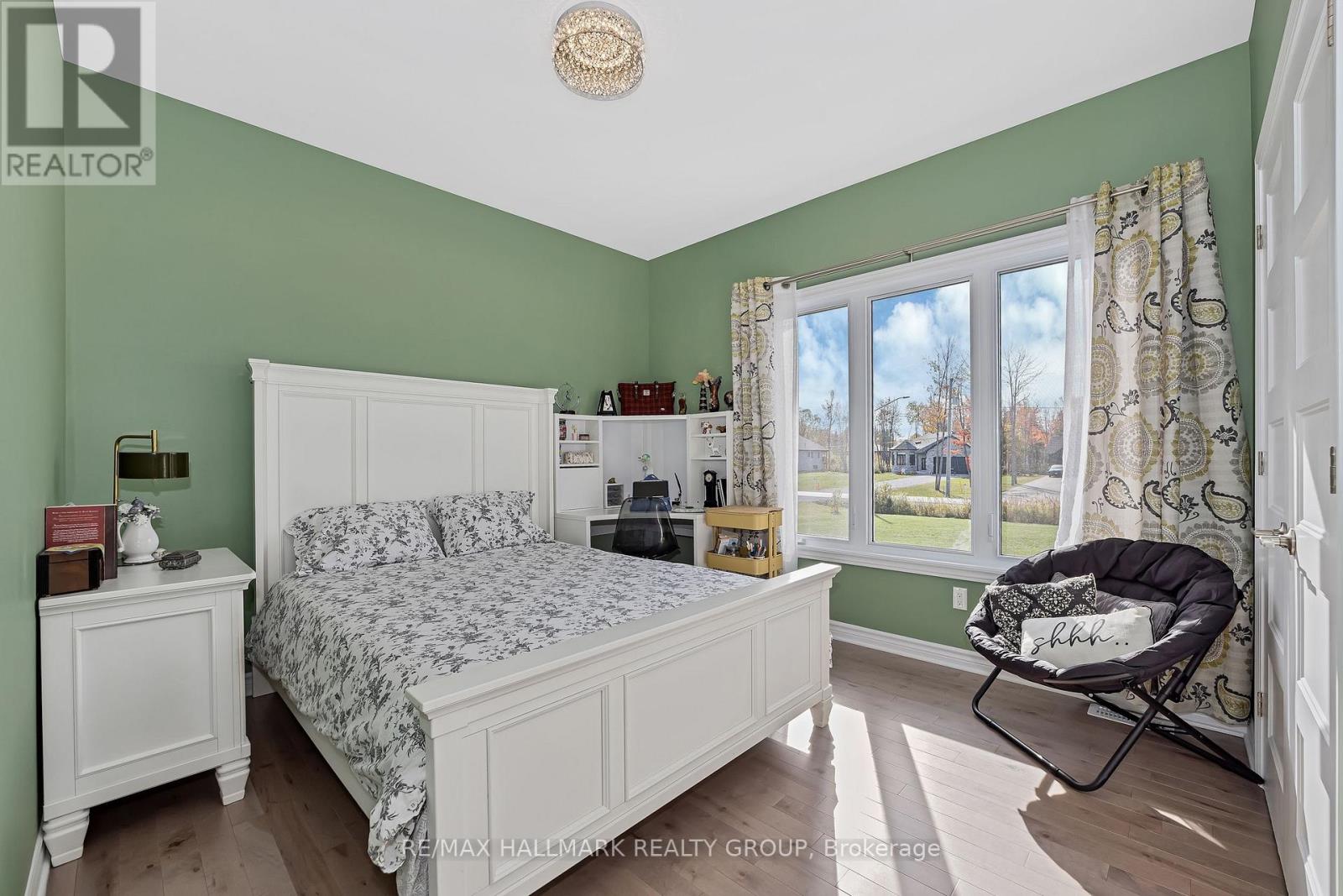 1350 Country Lane