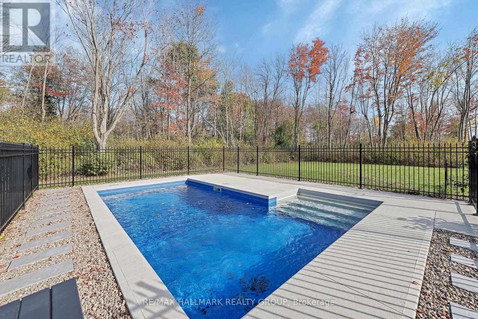 1350 Country Lane