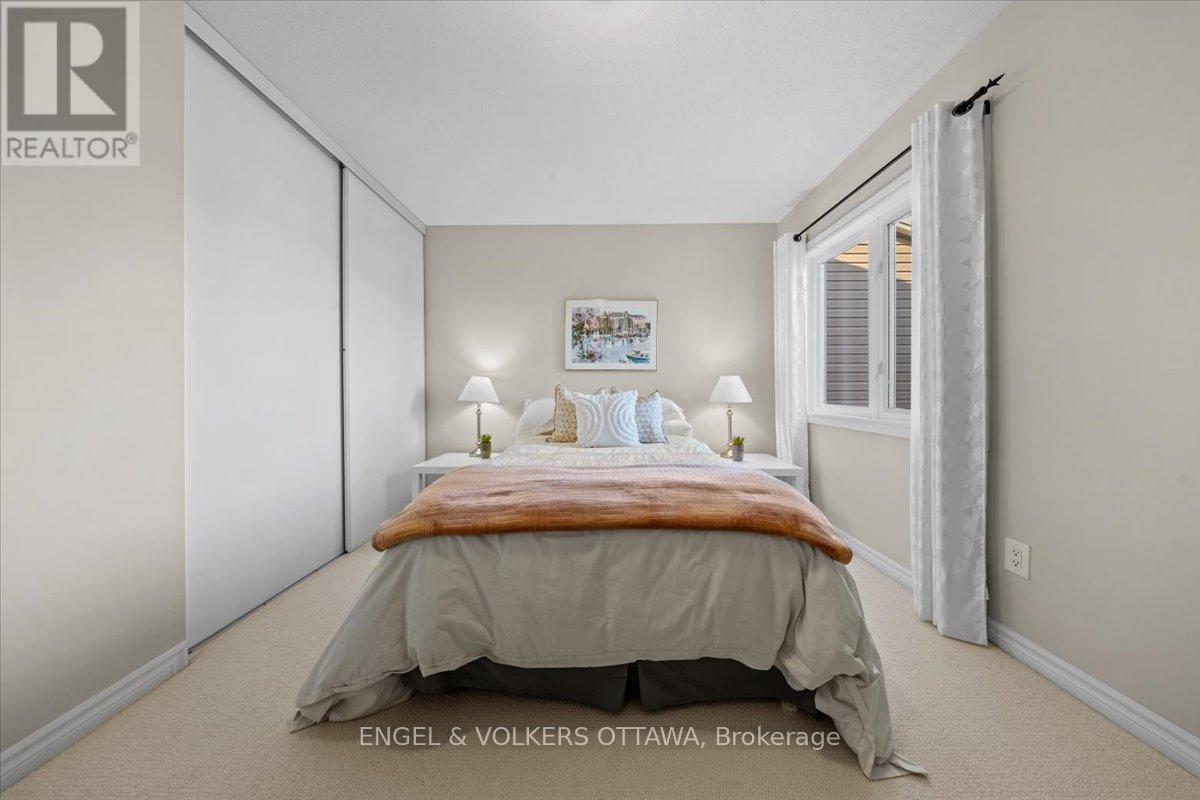 1003 Markwick Crescent