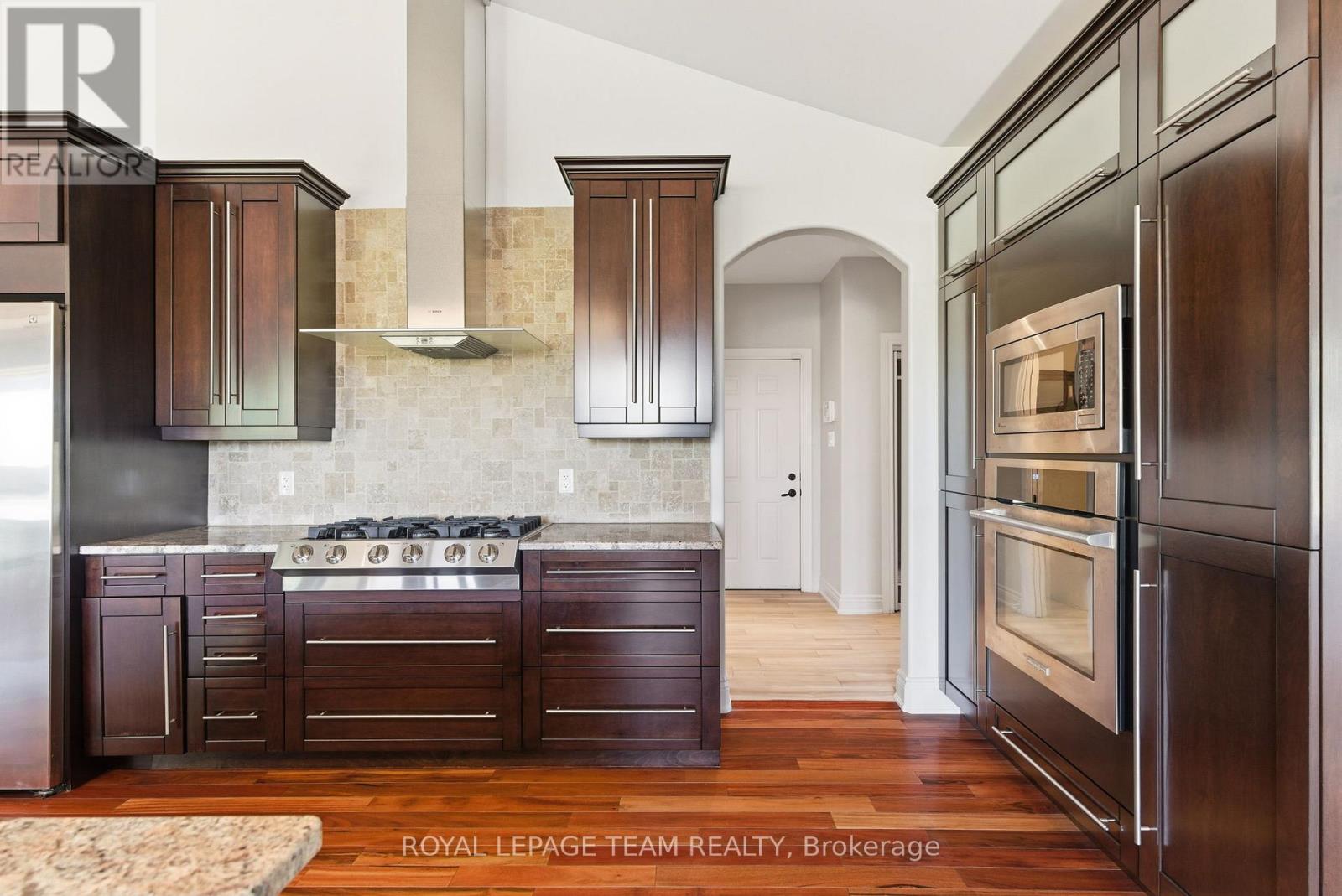 6903 Lake Forest Walk