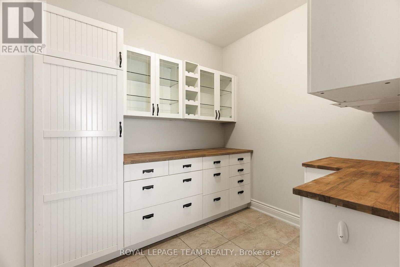 6903 Lake Forest Walk