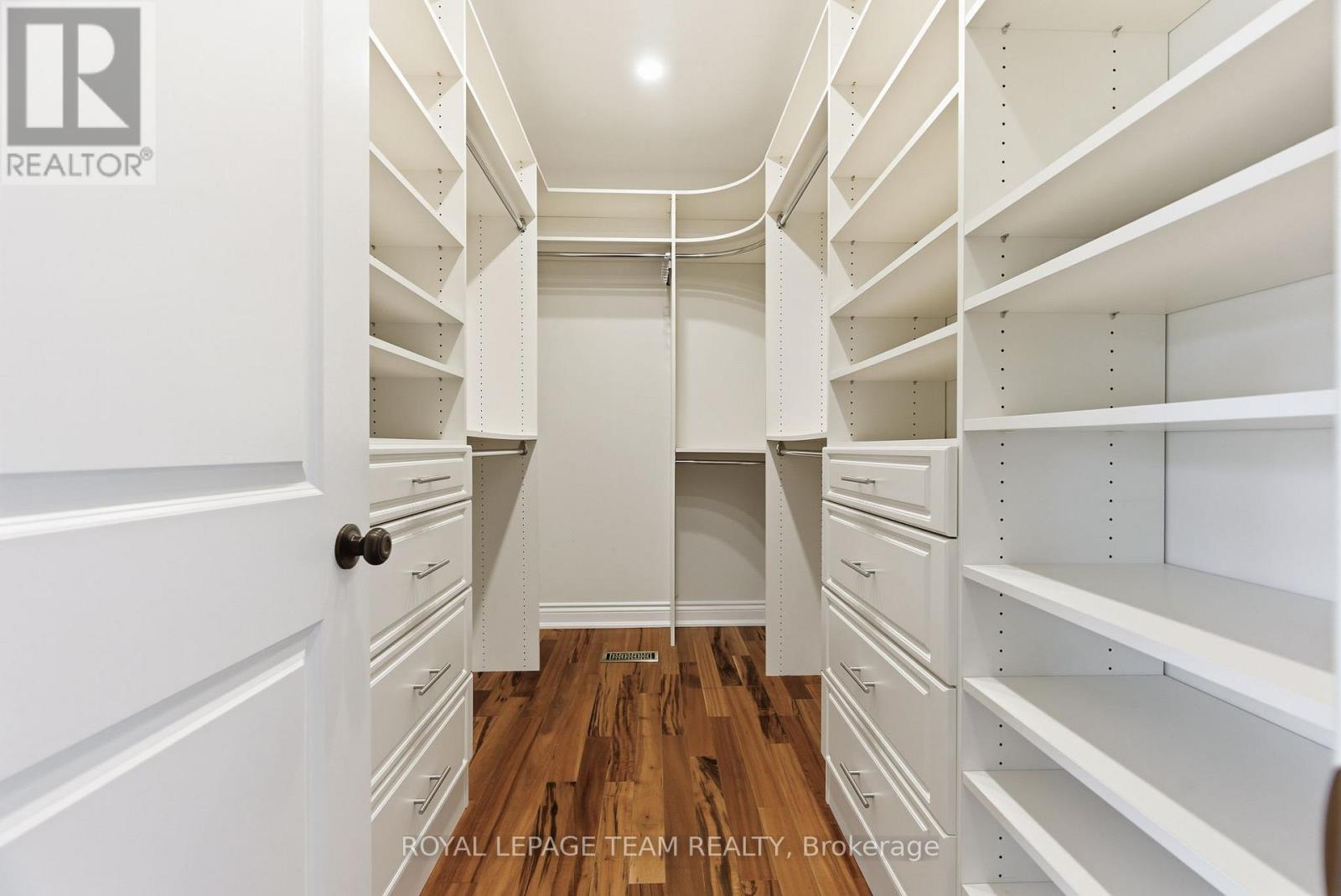 6903 Lake Forest Walk