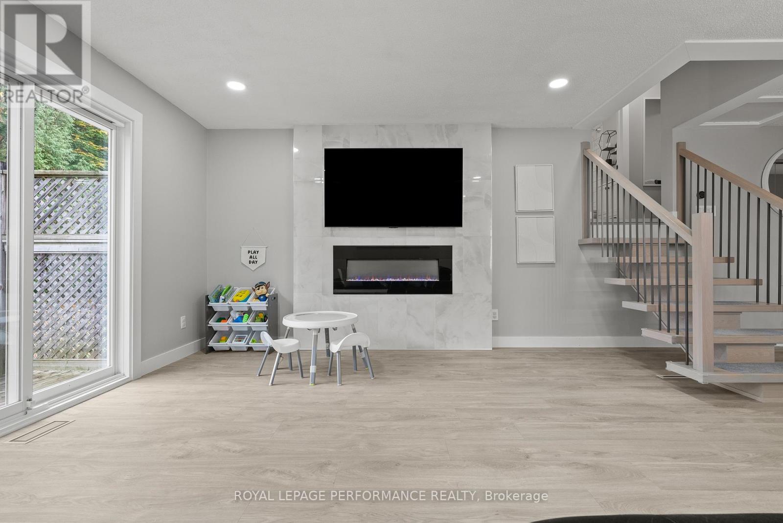 699 Payer Street