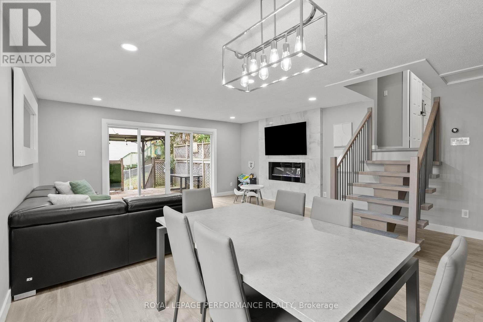 699 Payer Street