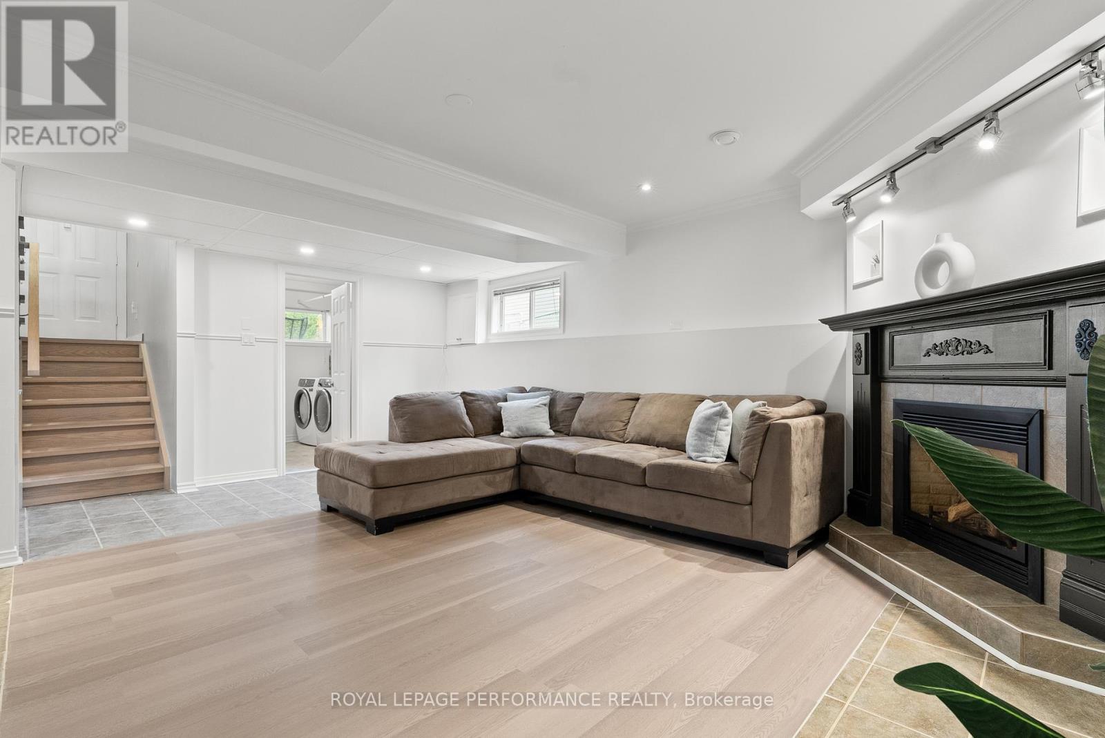 699 Payer Street