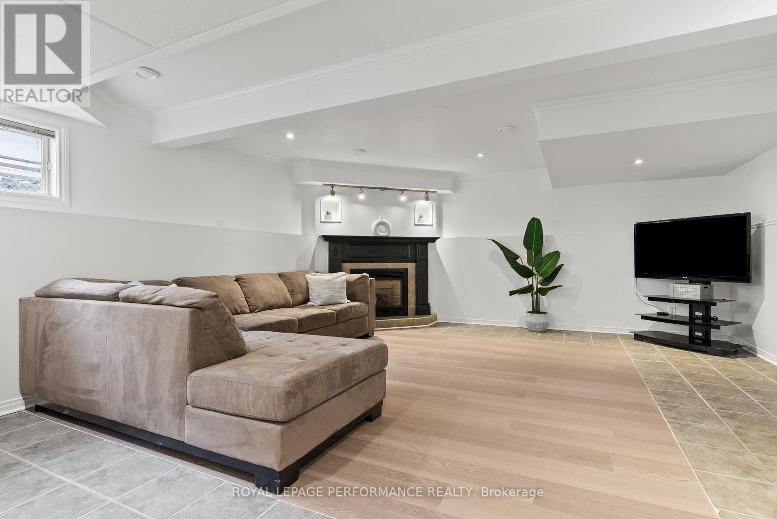 699 Payer Street
