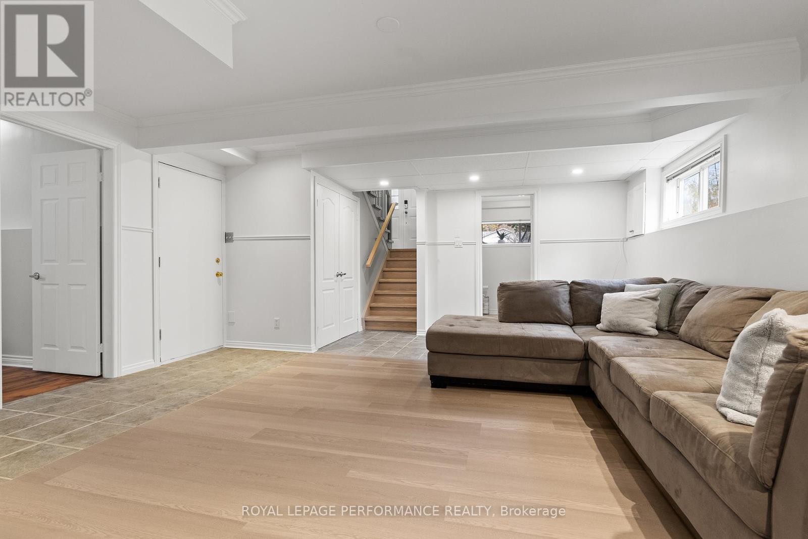 699 Payer Street