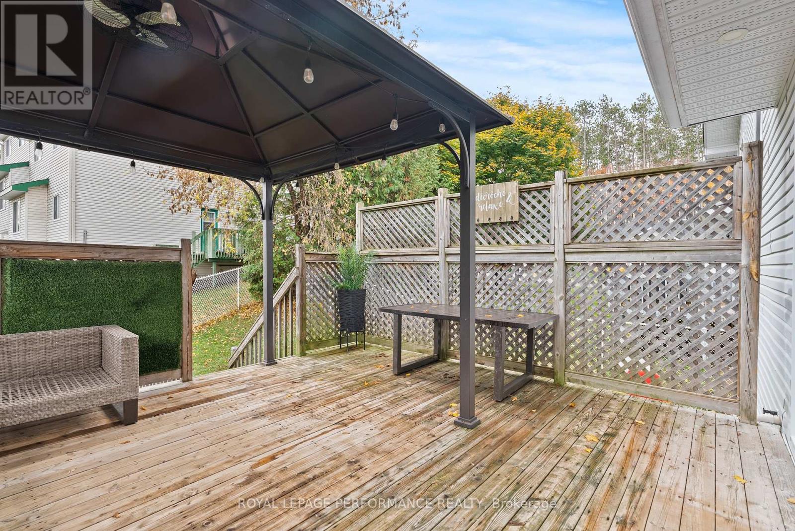 699 Payer Street