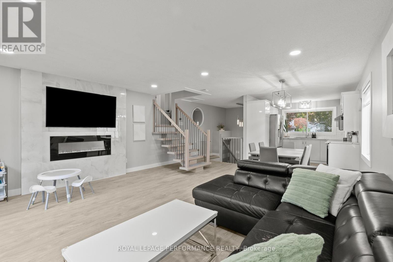 699 Payer Street