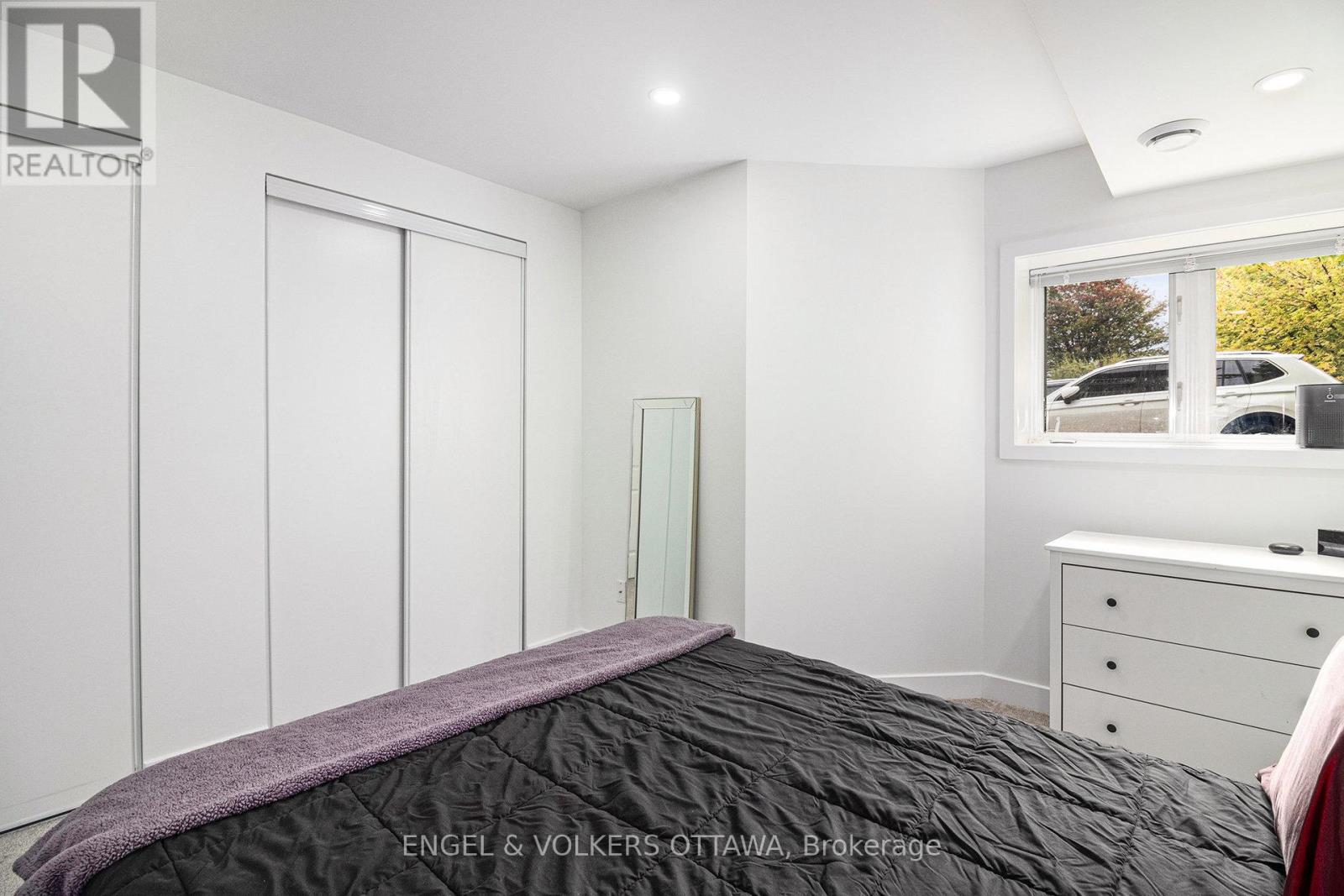 D - 4522 Innes Road