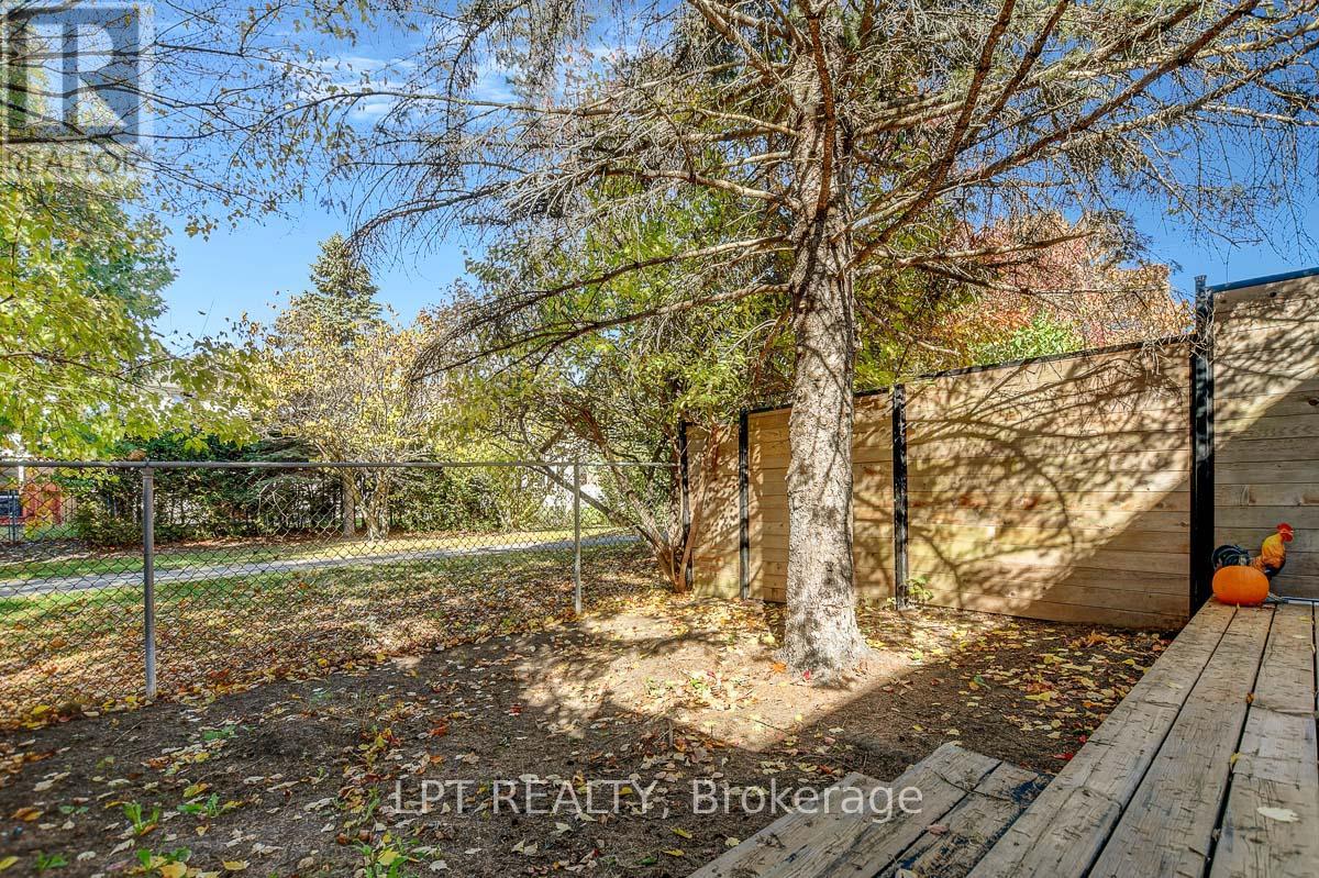 204 Forestglade Crescent