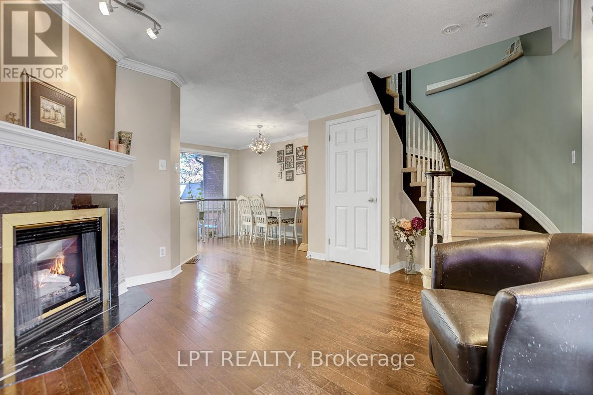 204 Forestglade Crescent