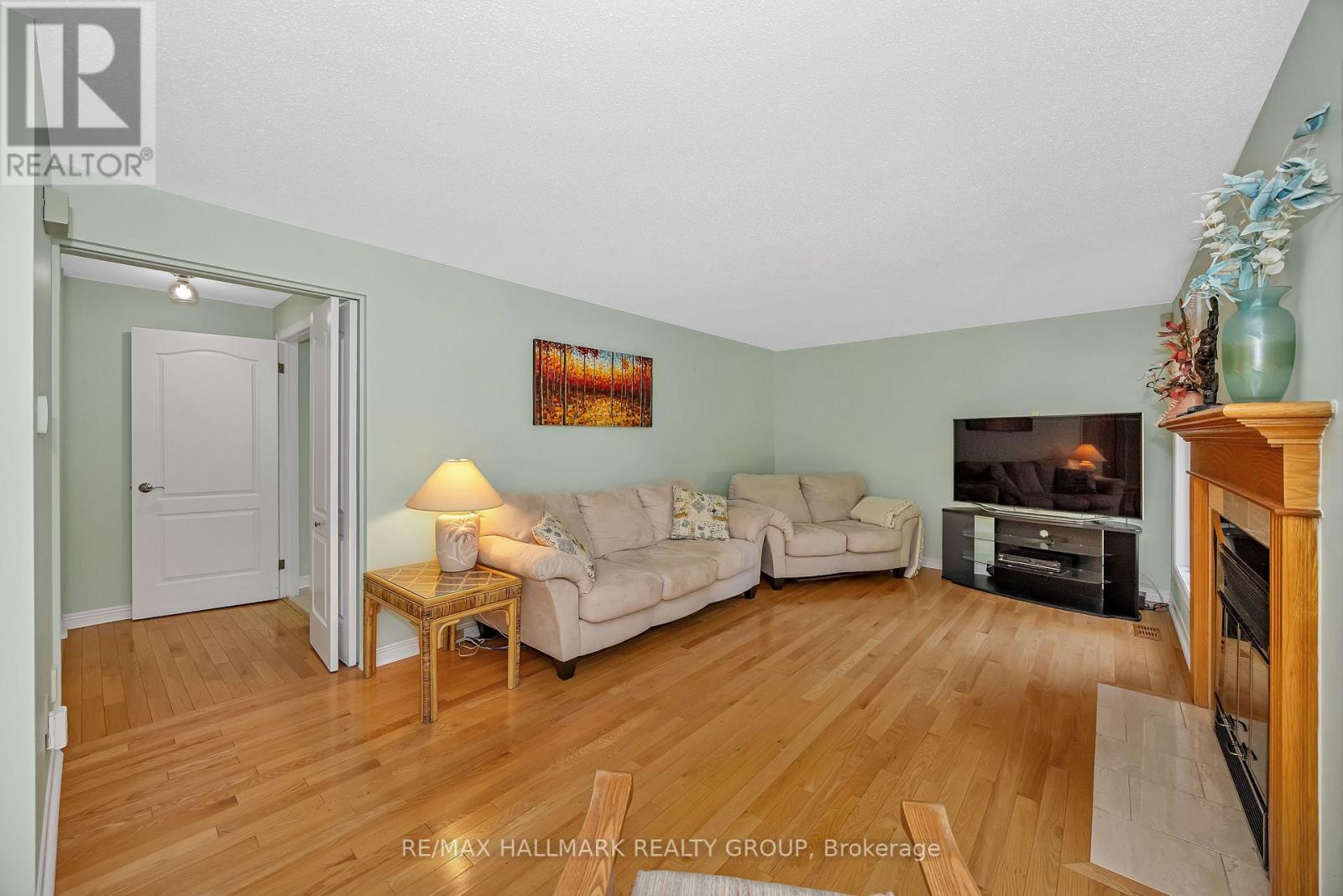 1725 Autumn Ridge Drive