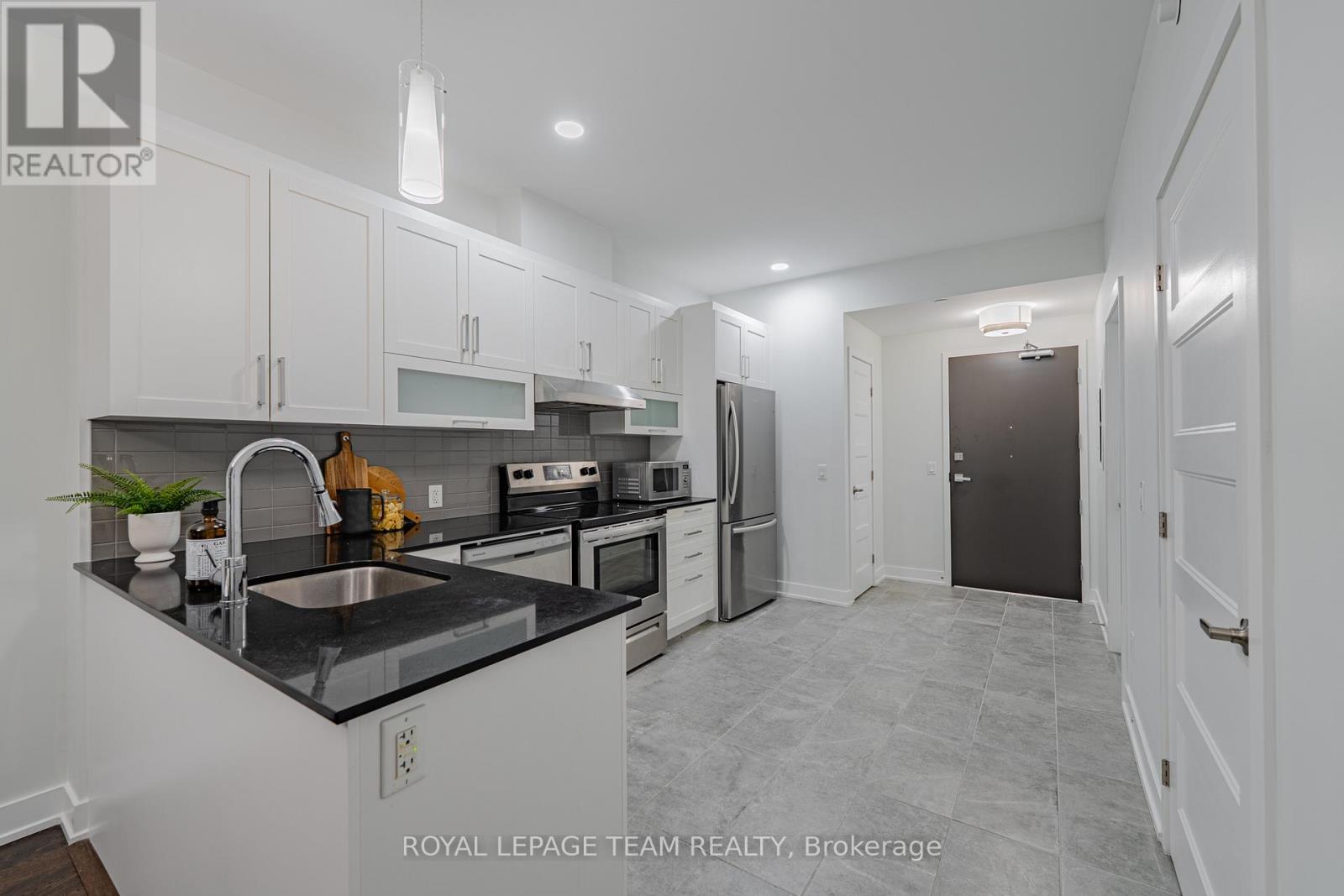 1106 - 200 Inlet Private