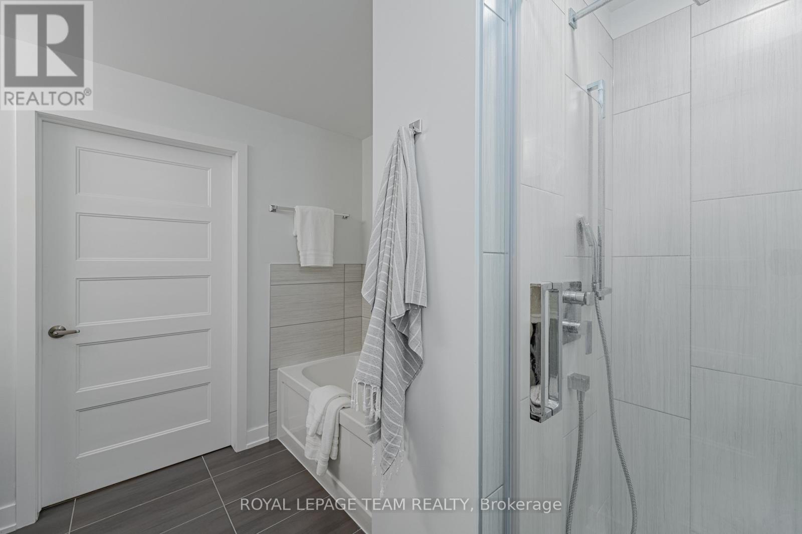 1106 - 200 Inlet Private