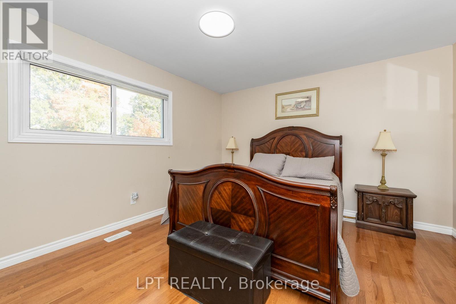 859 Griffith Way