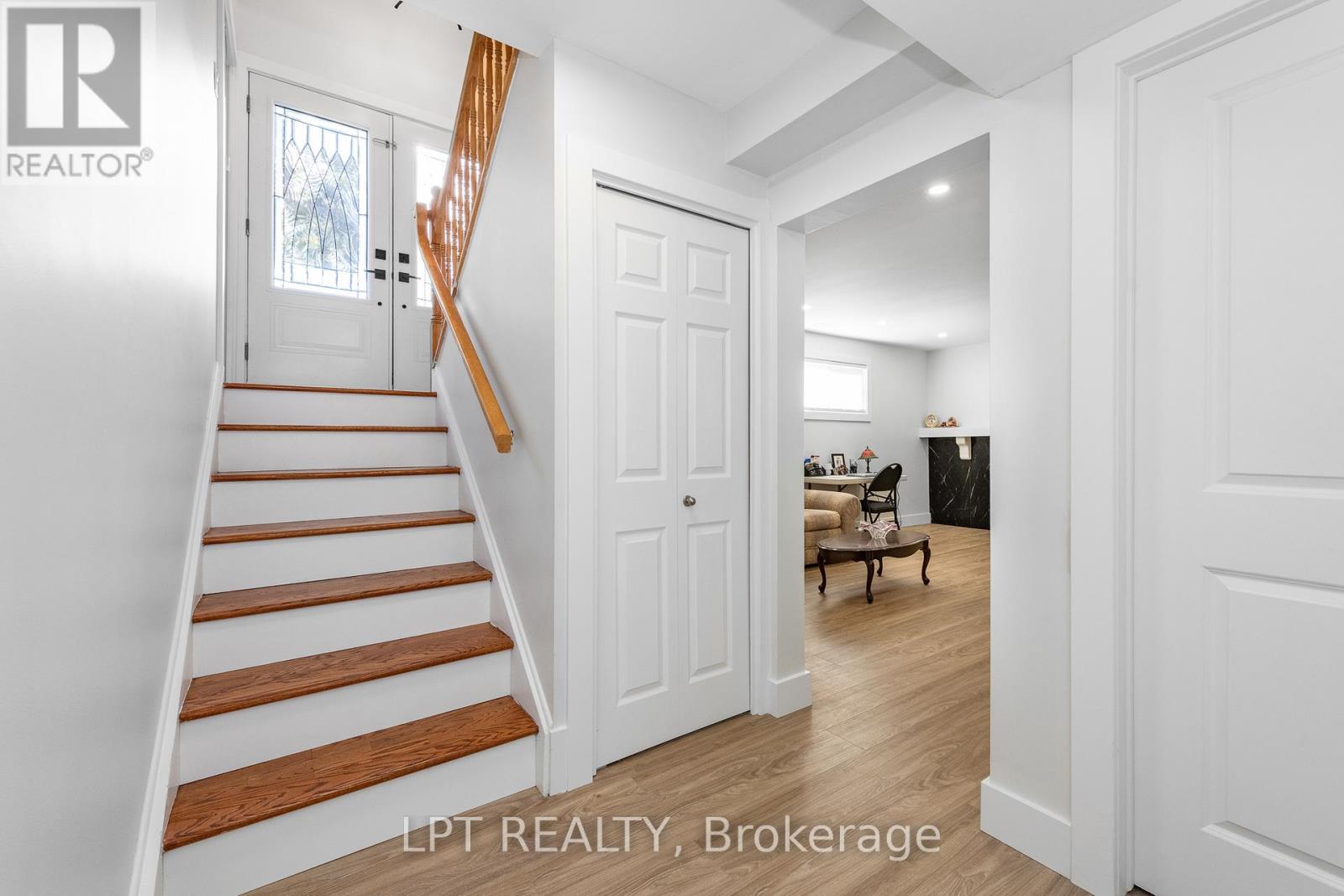 859 Griffith Way