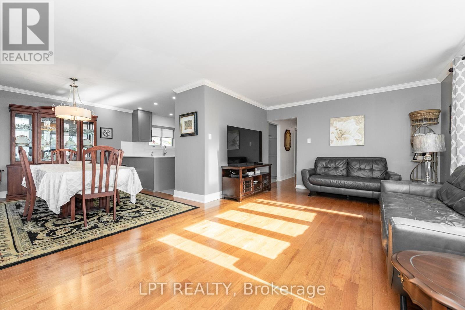 859 Griffith Way