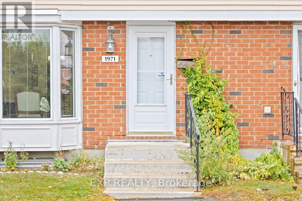 1971 Greenvale Lane